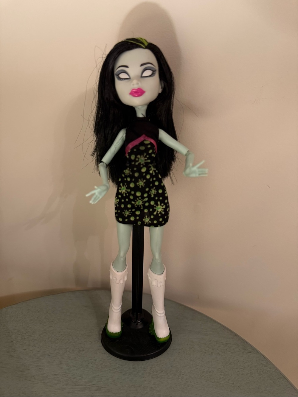 Monster High G1 Ghoul Fair Scarah Screams Doll